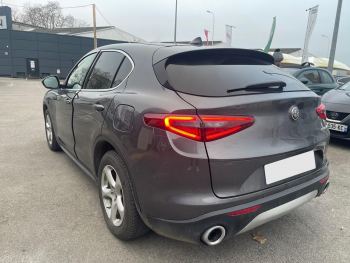 Photo 7 de l'offre ALFA ROMEO Stelvio 2.2 150 ch AT8 Super à 22990 € chez Fiat, Alfa Romeo Jeep