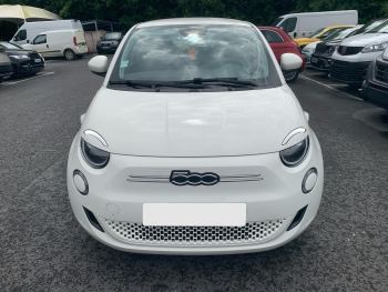 Photo 2 de l'offre FIAT 500 500 e 118 ch Icône à 17990 € chez Fiat, Suzuki