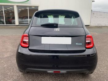 Photo 5 de l'offre FIAT 500 500 e 95 ch Nouvelle 500 à 17990 € chez Fiat, Alfa Romeo Jeep