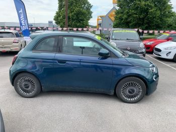 Photo 4 de l'offre FIAT 500 500 e 118 ch Icône à 16990 € chez Fiat, Alfa Romeo Jeep