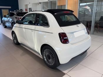 Photo 7 de l'offre FIAT 500C Nouvelle 500 cabriolet 42 kWh à 26990 € chez Fiat, Alfa Romeo, Suzuki, Nissan